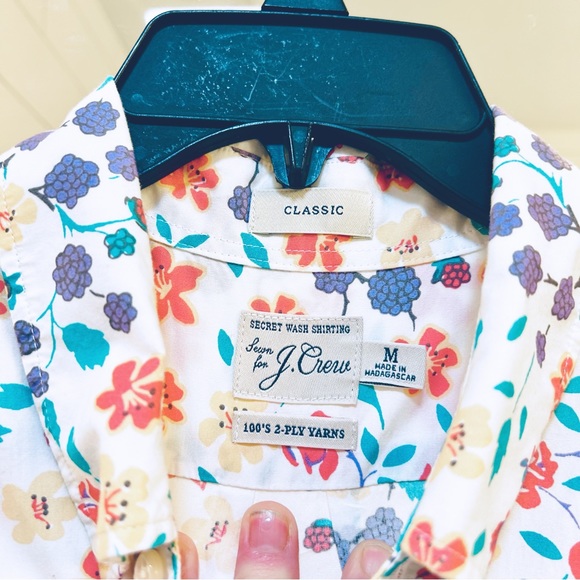 J.Crew Short-sleeve Secret Wash cotton poplin Shirt White/floral print Sz. M - Picture 2 of 10